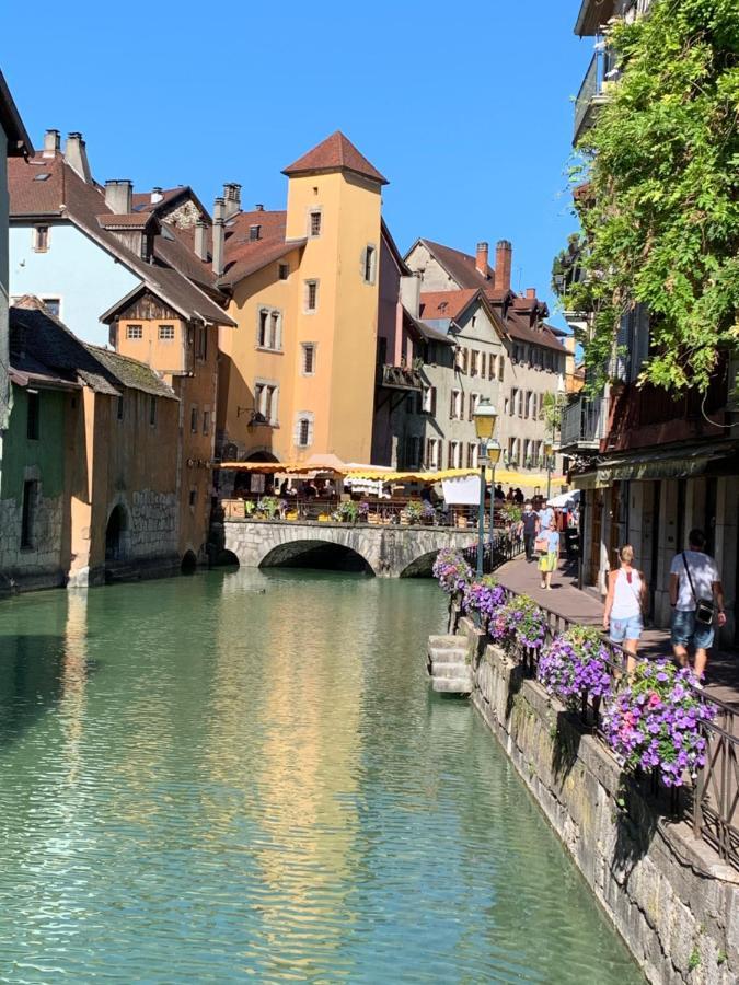 Blue Lake Annecy Exterior foto