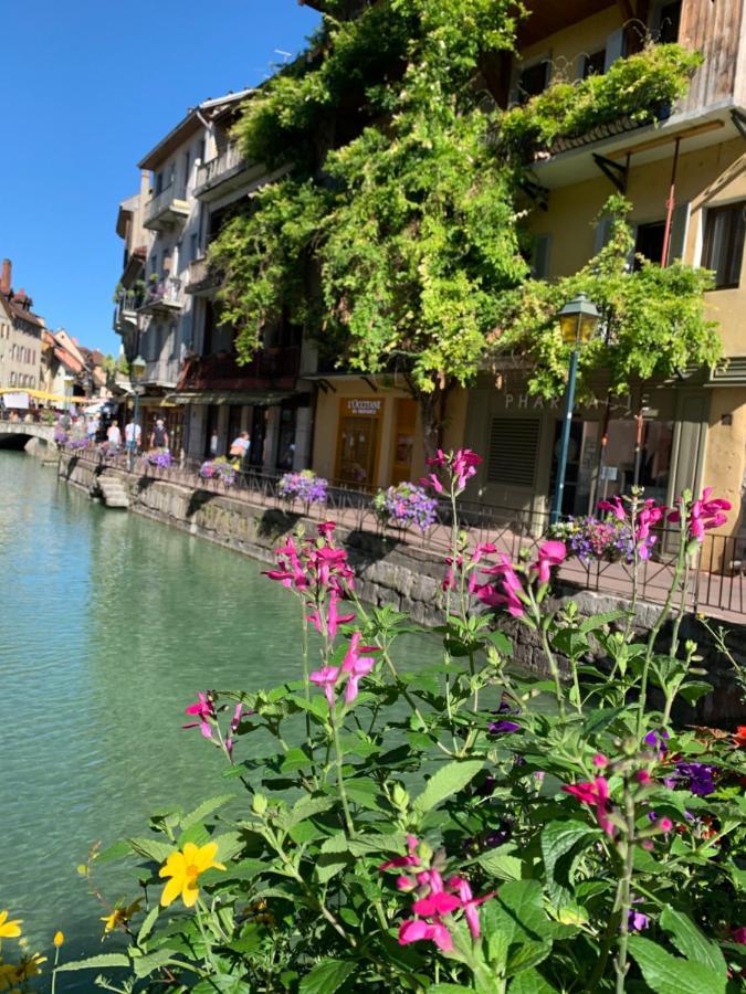 Blue Lake Annecy Exterior foto